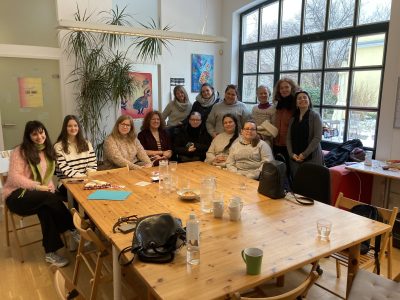 Hand in and Parenting Hungary